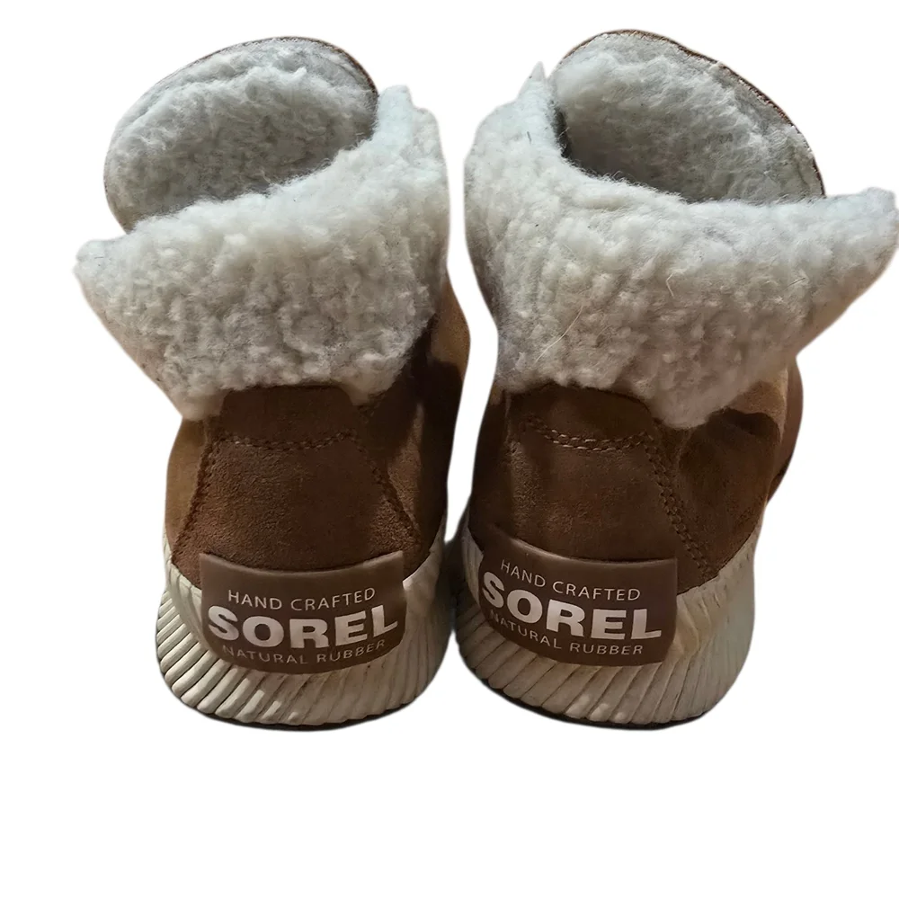 Sorel Women's Out-N-About III Conquest Boots In Camel Size 10